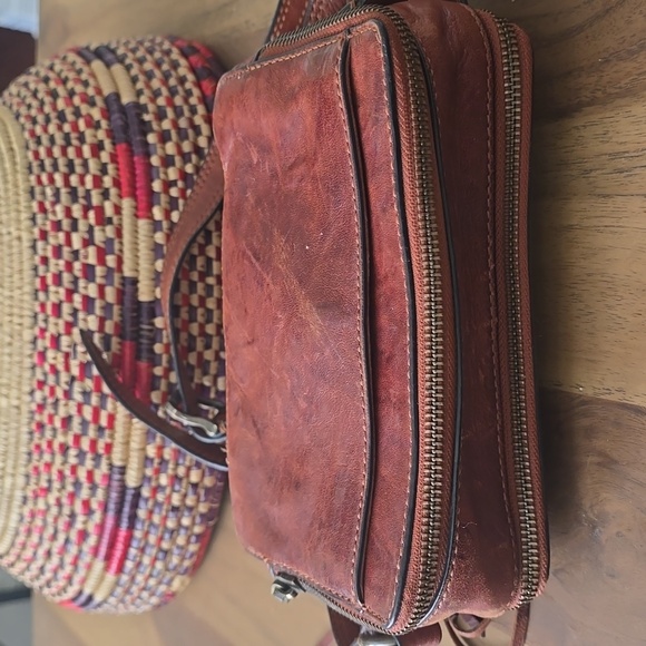 FRYE, Brown Leather Crossbody /Camera Bag - Picture 5 of 8